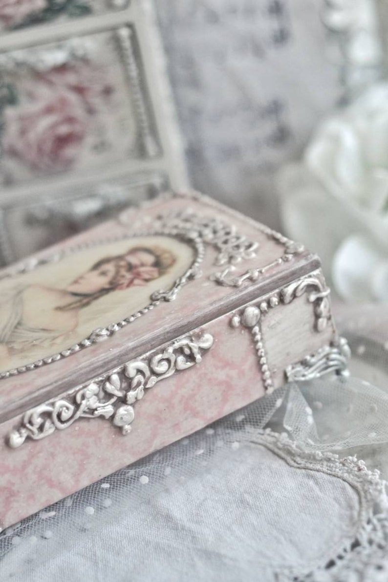 Shabby chic decoupage box Romantic decoupage box with roses shabby chic decor decoupage box vintage box jewellery box with roses