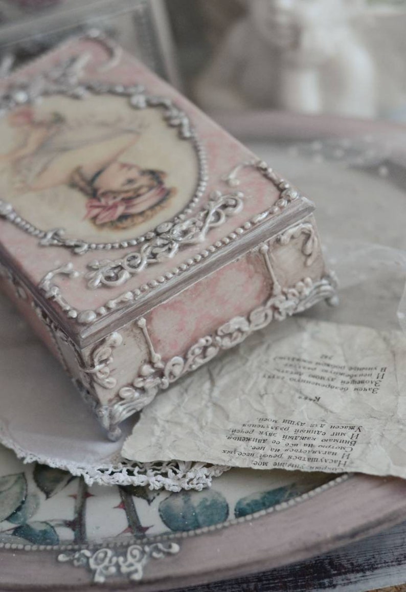 Shabby chic decoupage box Romantic decoupage box with roses shabby chic decor decoupage box vintage box jewellery box with roses