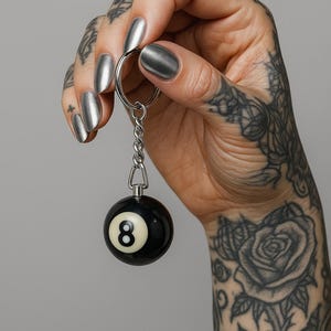 8-ball Keyring Vintage Collectible Retro Kitsch Accessories Eight ball pool