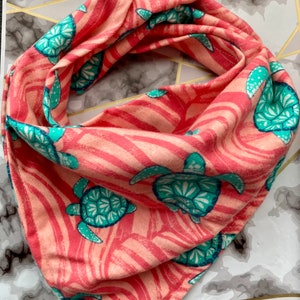 Teal Turtles on Coral Flanelowa bawełniana bandana/szalik dla zwierząt
