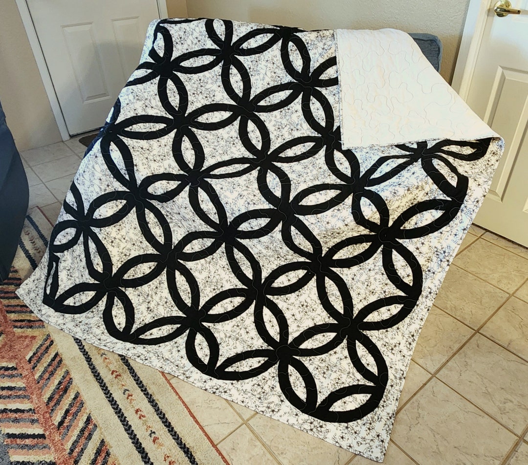 Elegant Black and White Double Wedding Ring Lap Quilt - Etsy