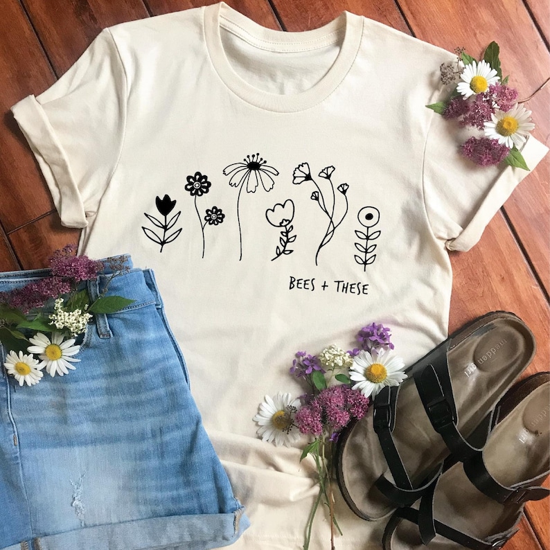 Chemise fleurs sauvages, t-shirt abeille, chemise à fleurs pour femme, cadeau pour amoureux de la nature, chemise abeille, t-shirt à fleurs graphiques, t-shirt nature pour femme image 1