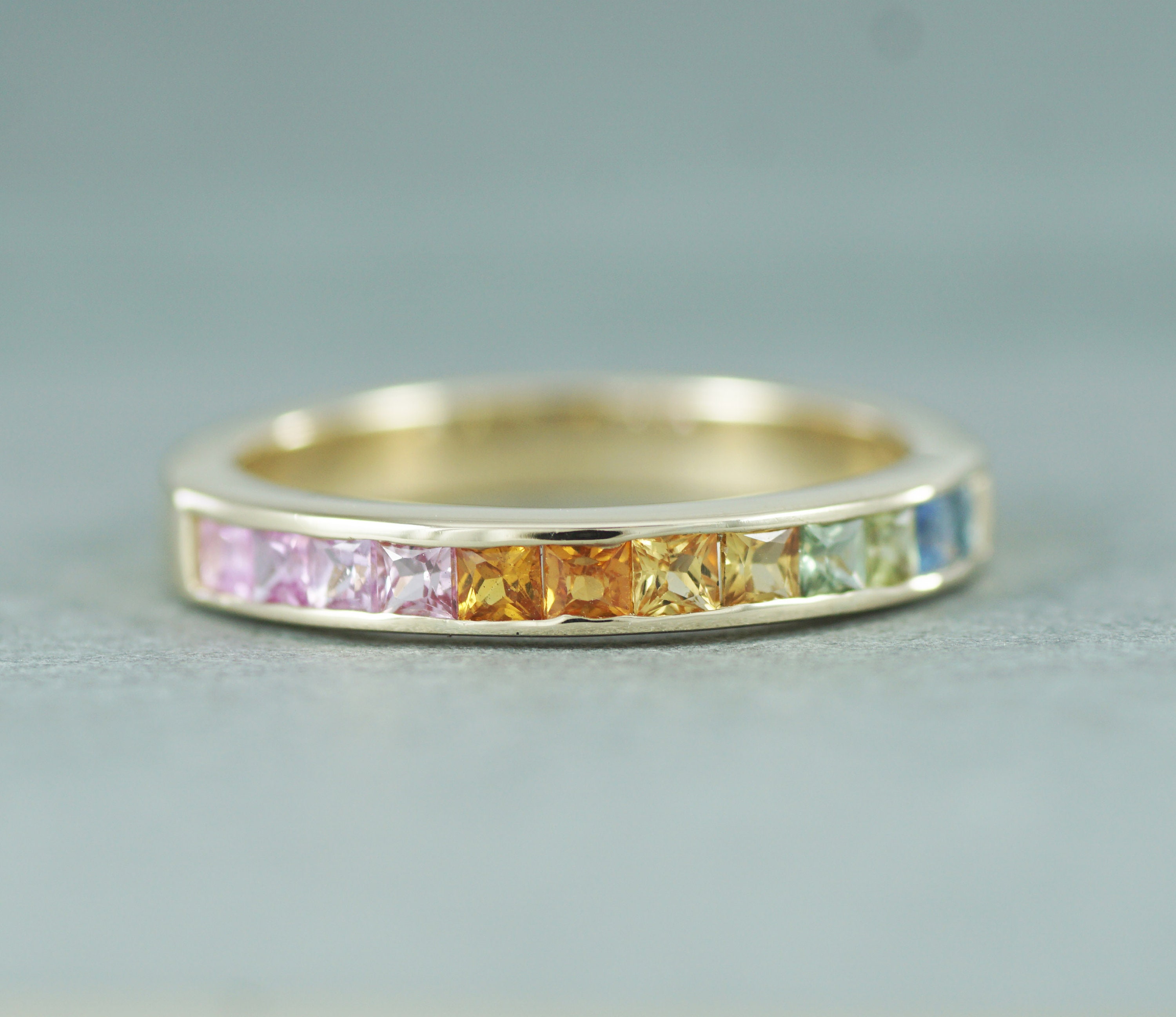 Anello Eternity Classico In Oro Giallo Da 9 Ct Con Zaffiro - Foto 11