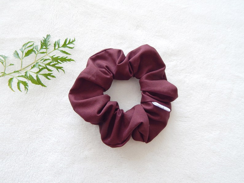 scrunchie, elastic, plain fabric, mahogany color image 2