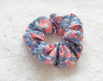 scrunchie to tie hair elastic with floral patterns handmade workshop in Quebec