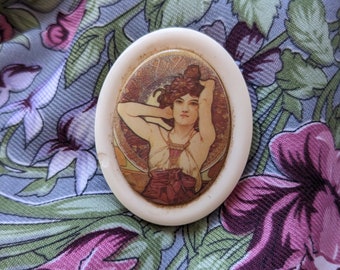 Broche en plastique vintage des années 50