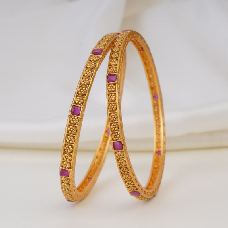 Indian gold pair bangle,Bangle set,Ruby gold bangle,Sleek bangle,South indian jewelry,Light weight bangle,Indian bride jewelry,Kemp bangle