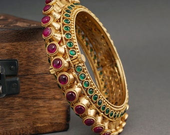 Indian Gold Bangle, Indian Wedding Set, Traditional Gold Openable Bangle by Smarsjewelry