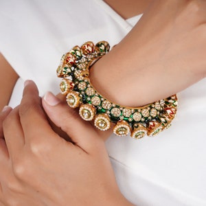 Buy this kundan jewelry crafted with 14k yellow gold electromagnetic plating and tarnish resistant