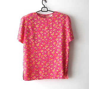Vintage Hot Pink Comfortable Women&#39;s Shirt Short Sleeve Shoulder Pads Shirt Size Medium Viscose Summer Top Floral Print Festival Shirt