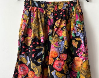 Vintage Women's Comfortable Summer Shorts High-Waisted Shorts Patterned Garden Shorts Festival Shorts 90s Shorts Size XS to S Beach Shorts
