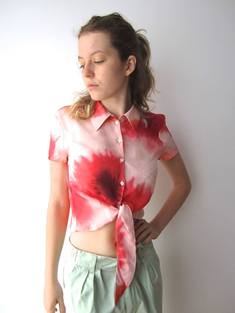 Vintage Women/'s Midriff Shirt Short Sleeve Button Up Batik Shirt Summer Festival Blouse Cropped Tie Shirt Size Medium Cupro Shirt