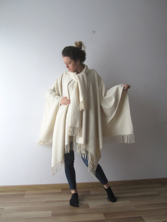Vintage Wool Cloak Ivory White Cape Coat Romantic
