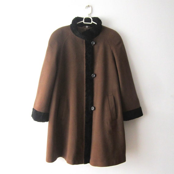 Vintage Women's Wool blend Coat Brown Comfortable