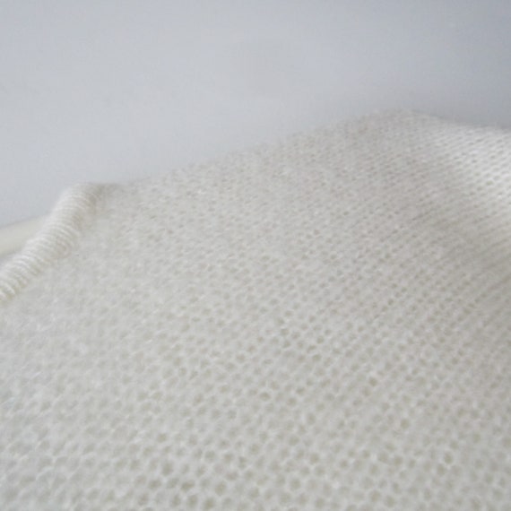 Vintage Ivory White Knitted Sweater Embroidered F… - image 6