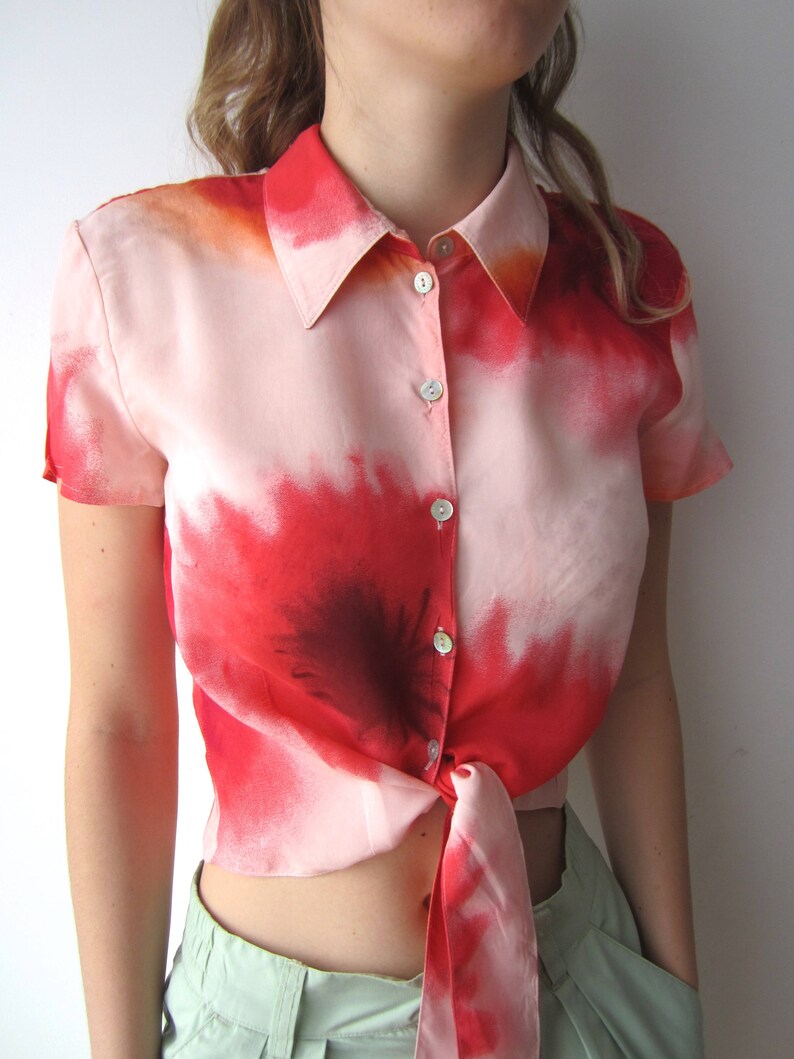 Vintage Women/'s Midriff Shirt Short Sleeve Button Up Batik Shirt Summer Festival Blouse Cropped Tie Shirt Size Medium Cupro Shirt