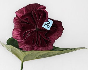 Red Velvet Jumbo Scrunchie: Scrunchies grandes e natalinos para presentear ela