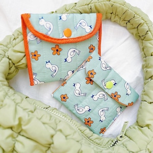 Piccola pochette trapuntata con simpatici uccelli, borsa da toilette morbida, piccola pochette per il trucco, piccola pochette da viaggio, mini pochette, regalo estetica multiuso