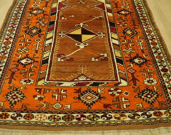 Antique Milas Prayer Rug - Western Anatolian Turkish Carpet - 135 X 205 Cm - Unique Turkmen Design, Earthy Hues