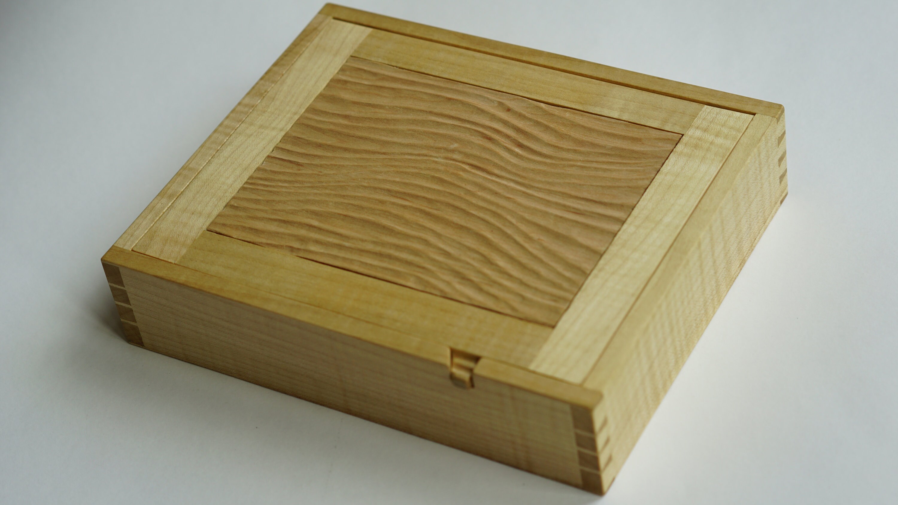 メープル ジュエリーBOX 手彫りの記念ジュエリーボックス メープル - Etsy 日本