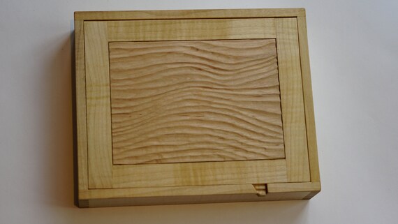 メープル ジュエリーBOX 手彫りの記念ジュエリーボックス メープル - Etsy 日本