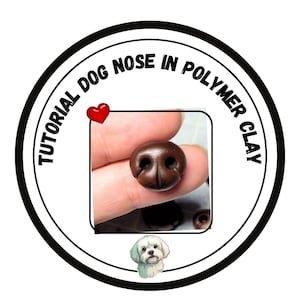Puede incluir: Una nariz de perro de arcilla polimérica marrón oscuro se muestra en un tutorial. La imagen está dentro de un círculo blanco con el texto "TUTORIAL DOG NOSE IN POLYMER CLAY" y una pequeña ilustración de perro.