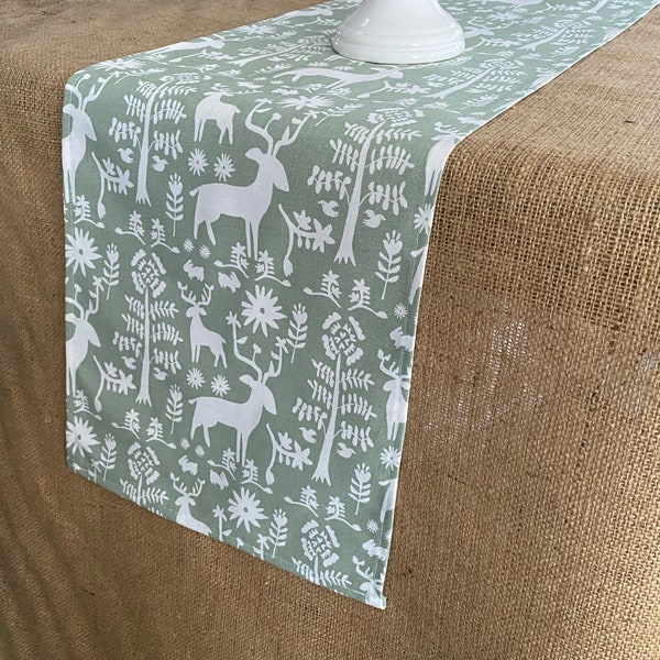 Christmas Table Runner Holiday Home Decor Winter Woodland Centerpiece Reindeer Tree Green Runner Classic Scandinavian Christmas Decoration