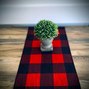 Red and Black Plaid Table Runner Buffalo Check Centerpiece Lumberjack Rustic Country Cabin Home Decor Linens Dining Room Kitchen Decor