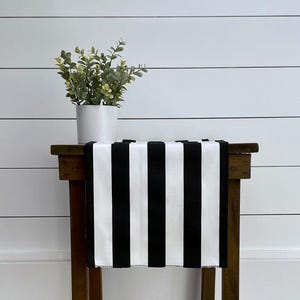 Black and White Stripe Table Runner Centerpiece Modern Minimalist home Decor Dining Room Kitchen Linens Classic Traditional Decor