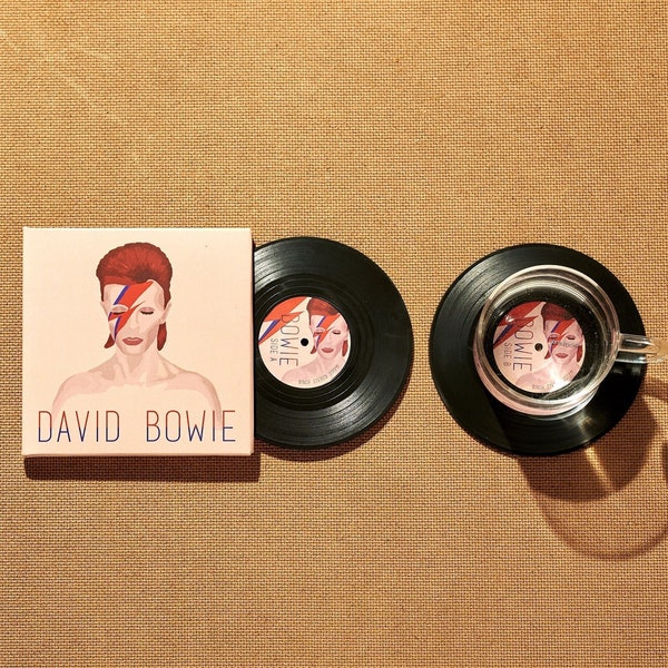 David Bowie Vinyl Record Coasters, Set of 2, Retro 70s Music Coasters, Album Cover, LP Record Coasters Cool Gift for Dad, Ziggy Stardust