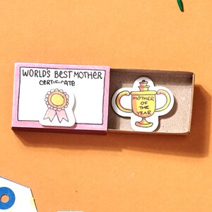Cartão engraçado para o Dia das Mães/ Cartão humorístico para a mãe/ Presente fofo de aniversário para a mãe/ Aniversário da mãe/ Mãe do Ano - Certificado de Melhor Mãe do Mundo