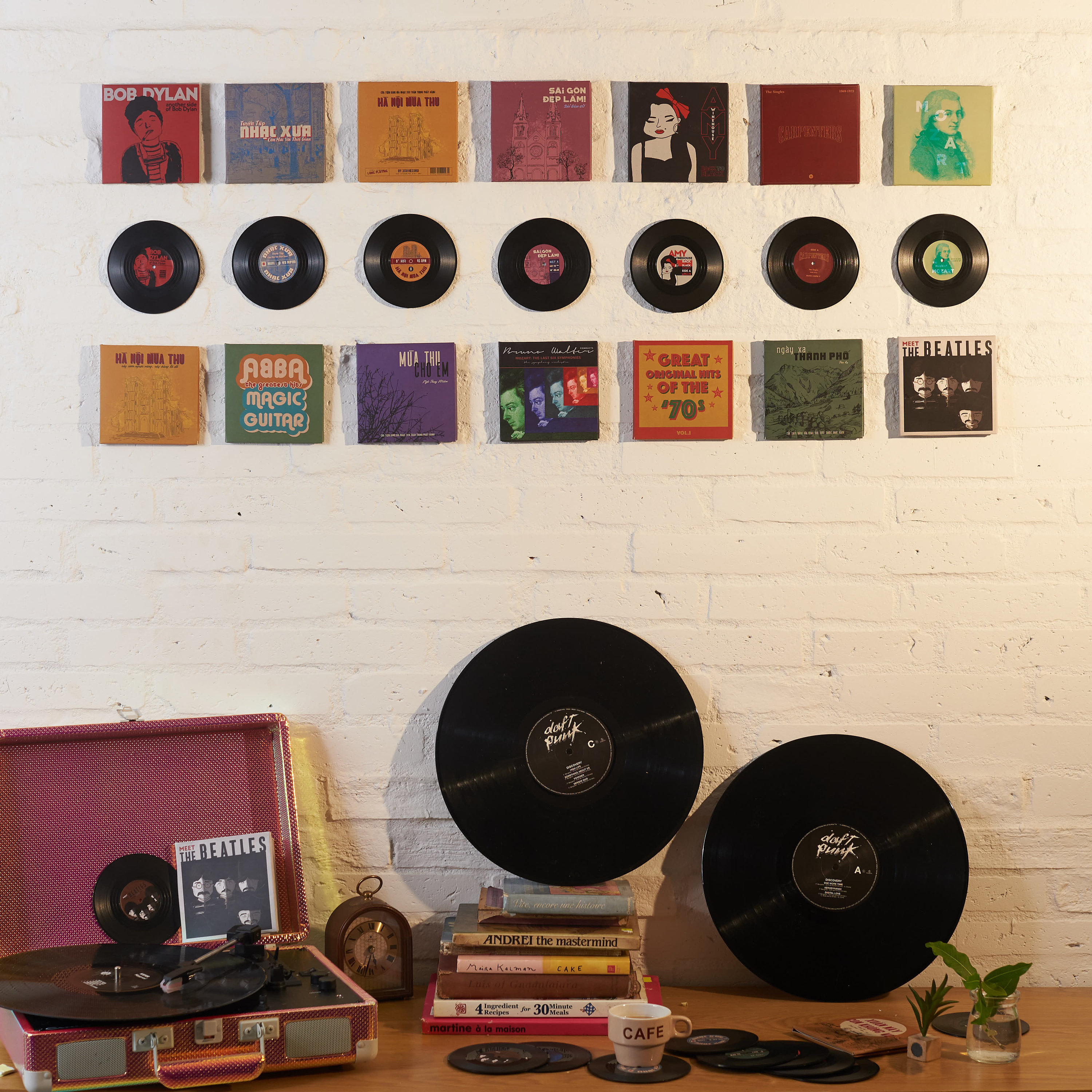 Um ano sem Whitney Houston | Contemporâneo, image size:3000x3000