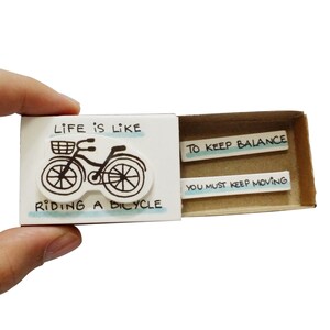 Leuke inspiratiekaart "Het leven is als fietsen" Luciferdoosje / Geschenkdoos / Berichtenbox / OT005