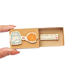 Carte d’amour Cute Perfect Pair / Cadeau d’amour gourmand / Carte surprise unique Matchbox / Pour lui / Pour elle / Vous êtes le lait à mes biscuits / LV072