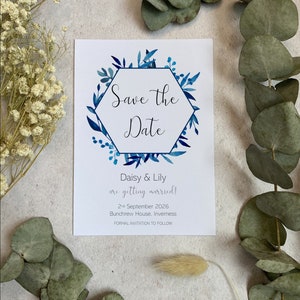 Feuillage bleu mariage réservez les cartes - choix de police - invitations Kraft - papeterie de mariage rustique - faire-parts uniques - bleu marine royal