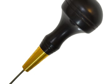 Round Awl B 1.5mm Leathercraft Sewing Tool Stitching Scratch Awl, with Sandalwood Handle, to Pierce Sewing Holes and Mark Leather