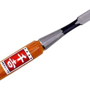 Senkichi 12 mm platt mejsel Yasuki vitpappersstålklinga röd ekhandtag och järnhylsa för snickeri- och träprojekt