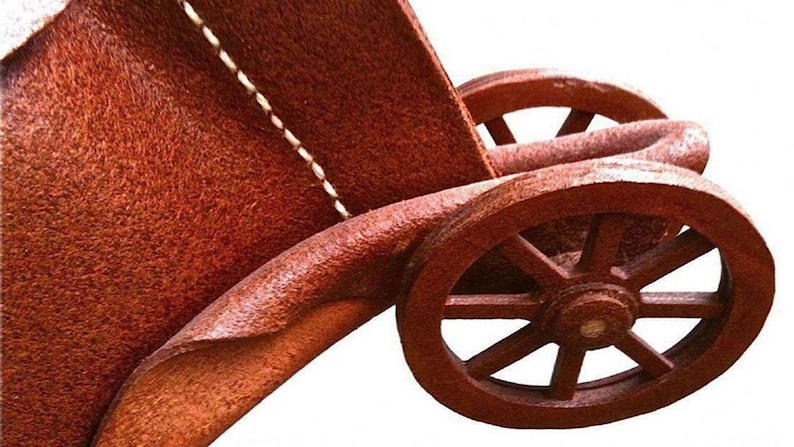 Kyoshin Elle Japanese Leathercraft Hardener 100ml Water Based Leatherwork Stiffener, for Hardening Leather Sculptures, Figurines, & Masks image 2