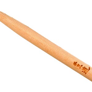 以下が含まれることがあります： 黒い金属製の先端を持つ木製の道具。道具は木製のハンドルを持っており、ハンドルには「木工道具」と「黒檀」という日本語が書かれています。