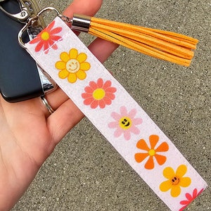 Retro Keychain Wristlet | Groovy Hippie Key Fob Lanyard | Cute Boho Gift Ideas | Trendy Smiley Face Key Chain | Backpack Tag for Teen