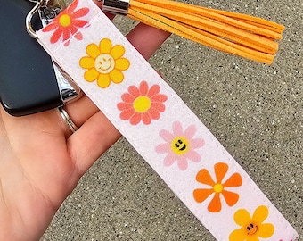 Retro Keychain Wristlet | Groovy Hippie Key Fob Lanyard | Cute Boho Gift Ideas | Trendy Smiley Face Key Chain | Backpack Tag for Teen