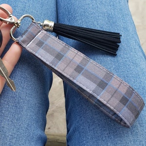 Tartan Plaid Keychain | Celtic Sassenach Gifts for Women | Jamie Fraser Key Fob | Gifts for TVshow Fan | Sassenach Wristlet Keyfob