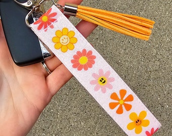 Retro Keychain Wristlet | Groovy Hippie Key Fob Lanyard | Cute Boho Gift Ideas | Trendy Smiley Face Key Chain | Backpack Tag for Teen