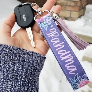 Grandma Keychain Wristlet | Mothers Day Gift for Grandma Key Fob | Nana Gift | Mother in Law Gift | Grandmother Gift for New Grandma, Floral