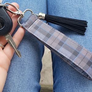 Tartan Plaid Keychain | Celtic Sassenach Gifts for Women | Jamie Fraser Key Fob | Gifts for TVshow Fan | Sassenach Wristlet Keyfob