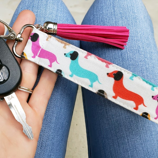 Dachshund Keychain - Etsy
