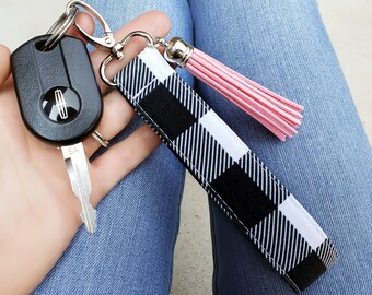 Buffalo Plaid Keychain Wristlet | Farmhouse Style Gift for Her | Preppy Key Fob | Buffalo Check Keychain Bracelet | Black and White Gingham