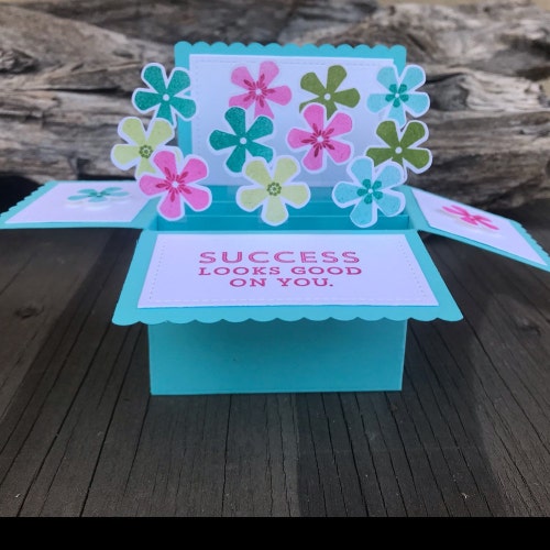 Biglietto pop up con bambina per la festa dei nonni
