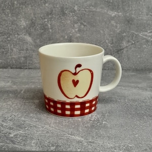 Arabia Mug. Apple design by Minna Immonen.