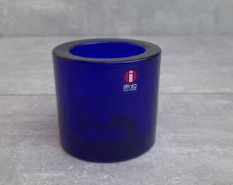 イッタラ: レッド ガーネット KIVI 奉納品 1 つ、ヘイキ オルヴォラが